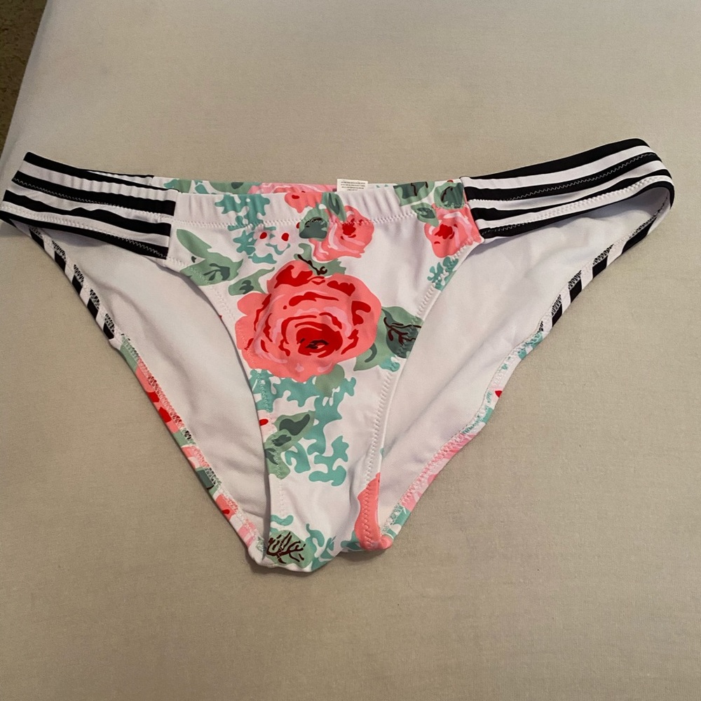 NWOT Floral Low Rise Bikini Bottoms